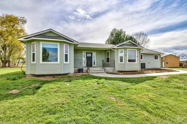 $700,000 | 9451 W Highway, Emmett, ID 83617