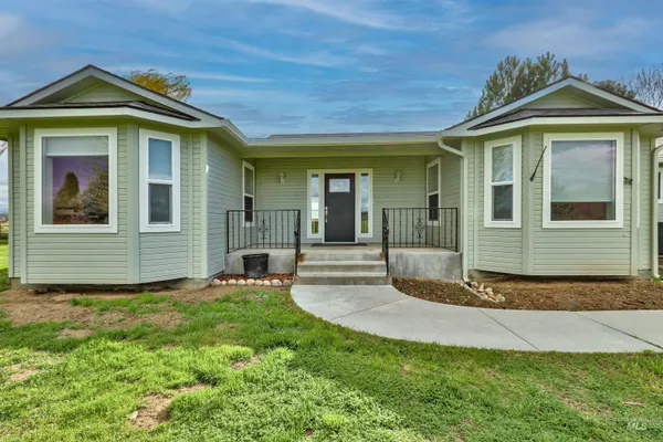 $700,000 | 9451 W Highway, Emmett, ID 83617