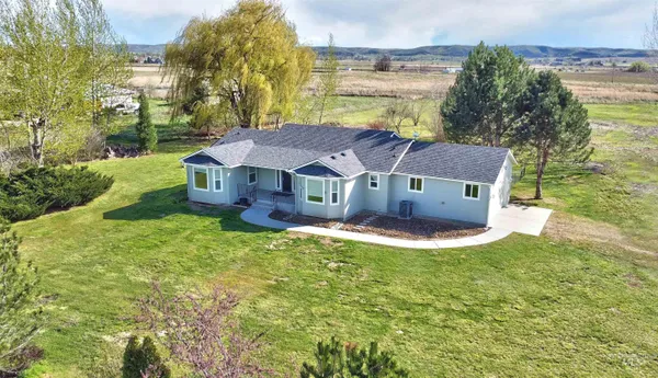 $700,000 | 9451 W Highway, Emmett, ID 83617