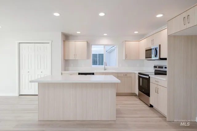 $474,990 | 3230 South Maple Rnch Way, Nampa, ID 83686