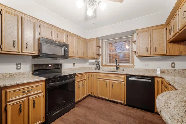 $599,900 | 1324 Rhynie Court, West Bend, WI 53095