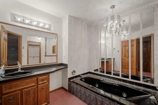 $599,900 | 1324 Rhynie Court, West Bend, WI 53095