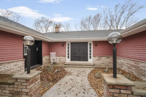 $599,900 | 1324 Rhynie Court, West Bend, WI 53095