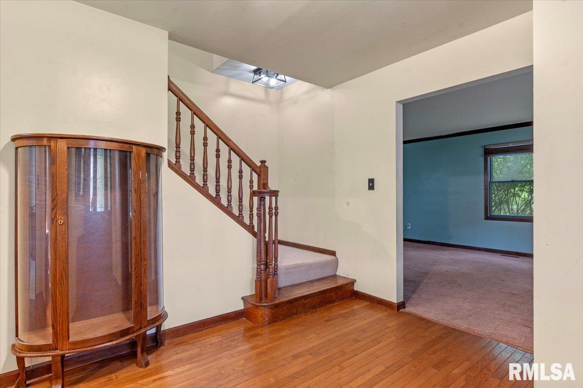 3990 Springer Lane Springfield, IL 62711 - Photo 5 of 47