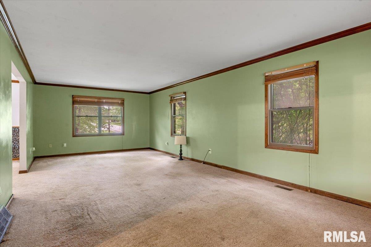 3990 Springer Lane Springfield, IL 62711 - Photo 7 of 47