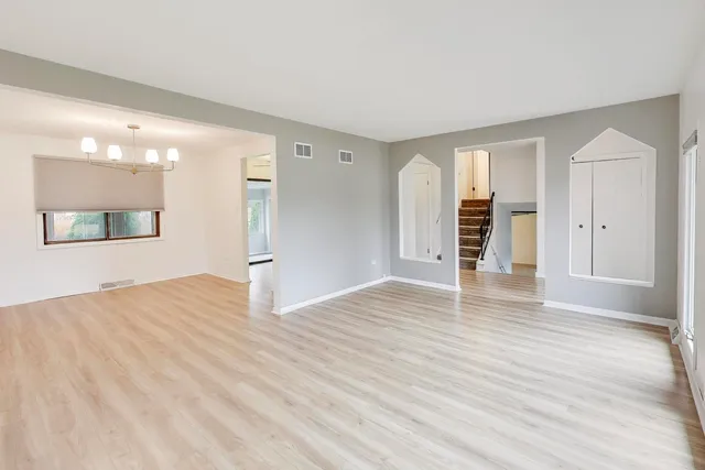 $379,500 | 8354 Margerita Avenue, Orland Park, IL 60462