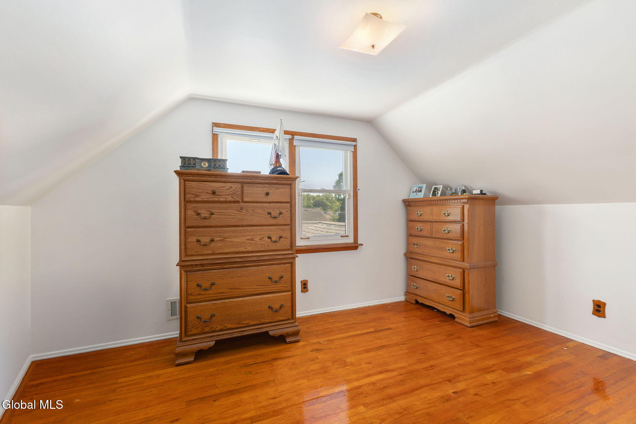 10 Tanglewood Road Colonie, NY 12205 - Photo 22 of 44 22-10TanglewoodRd_22