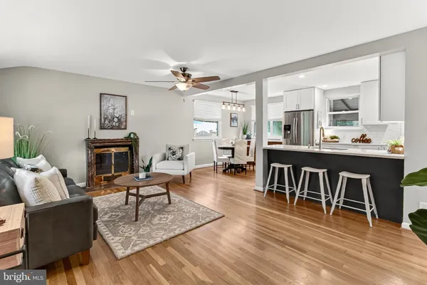 $725,000 | 6927 Fern Lane, Annandale, VA 22003