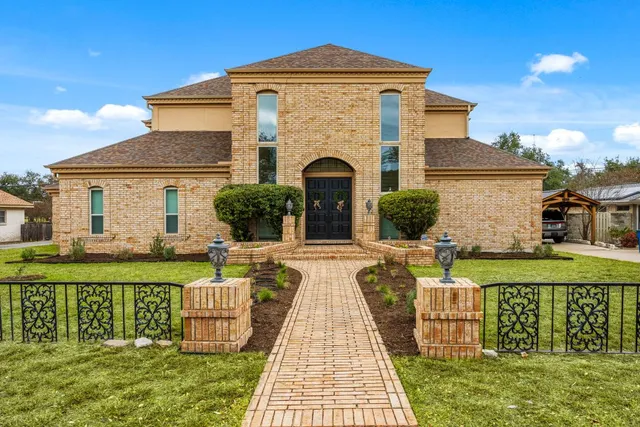 $1,288,000 | 8708 Balcones Club Drive, Austin, TX 78750