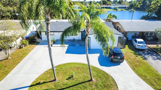 $4,200 | 1511 Northwest 87th Way, Pembroke Pines, FL 33024