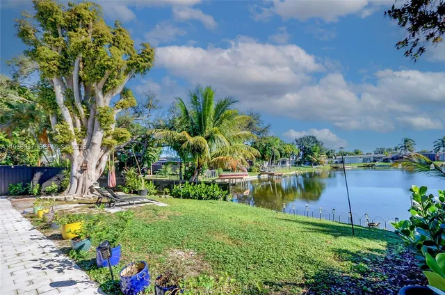 $4,800 | 1511 Northwest 87th Way, Pembroke Pines, FL 33024