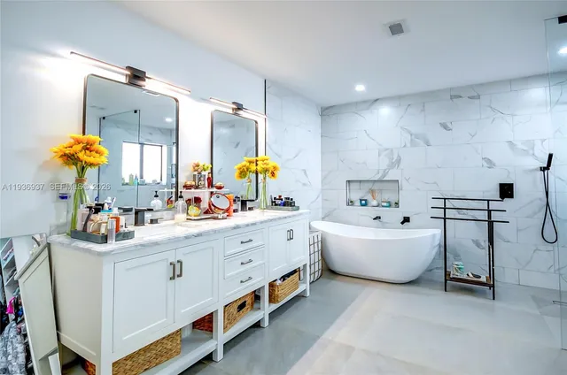 $4,800 | 1511 Northwest 87th Way, Pembroke Pines, FL 33024