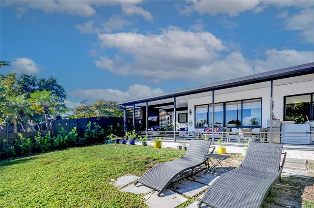 $4,800 | 1511 Northwest 87th Way, Pembroke Pines, FL 33024