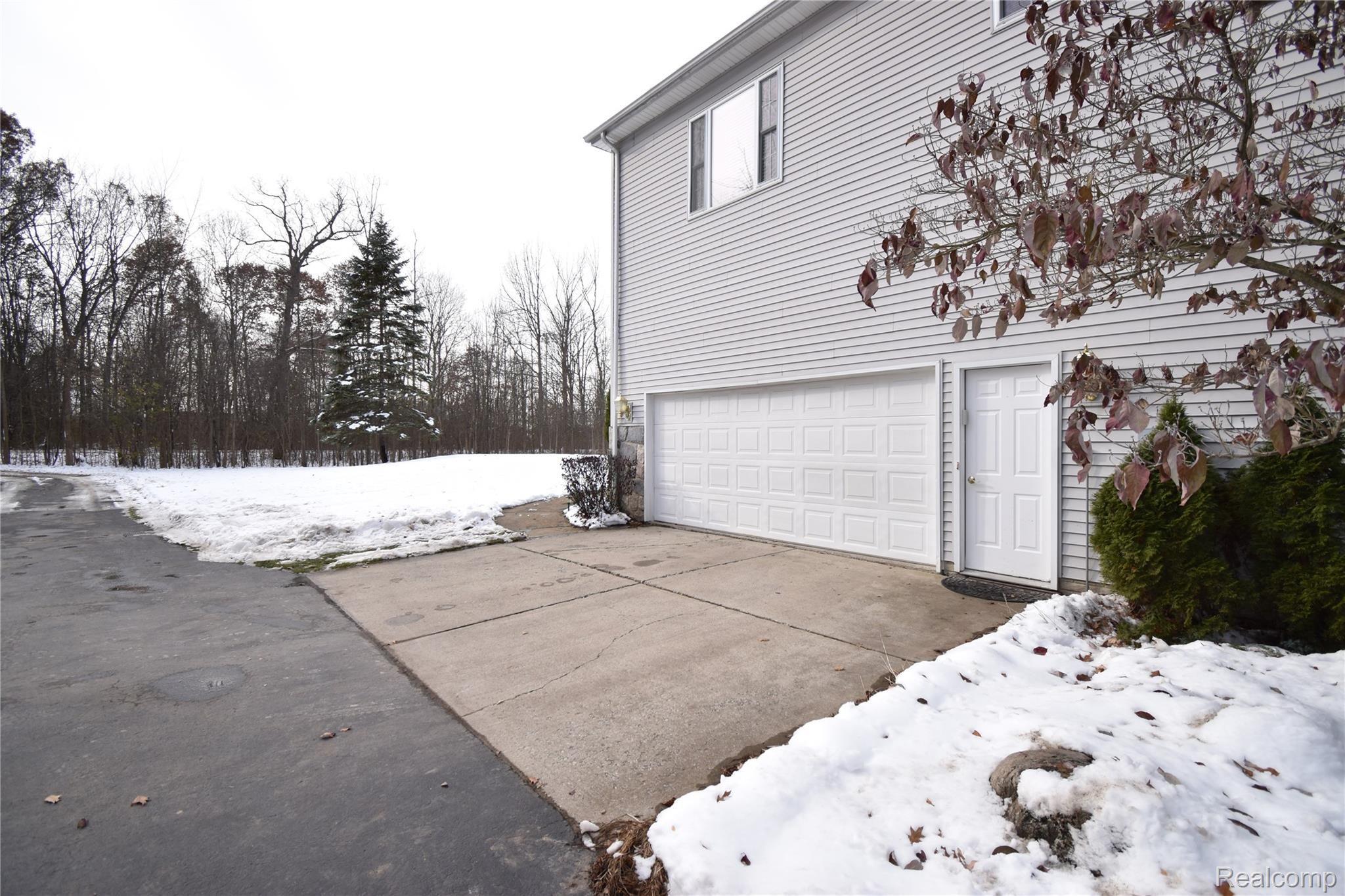 6165 Rood Road Holly, MI 48442 - Photo 40 of 44 DSC_0045.JPG