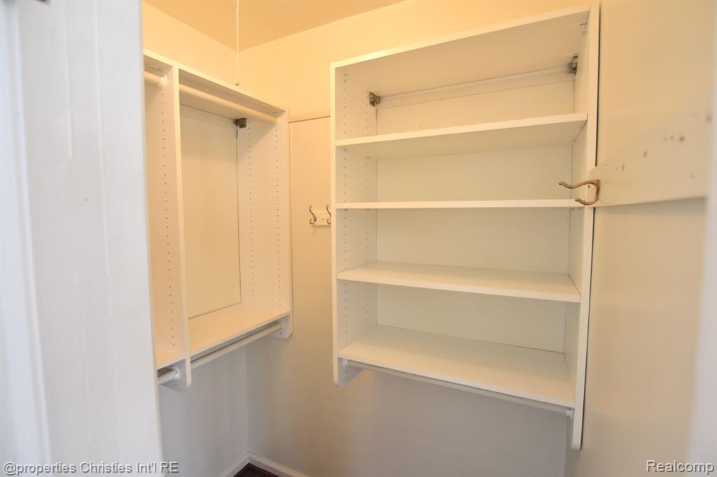 2205 Pembroke Road Birmingham, MI 48009 - Photo 20 of 36