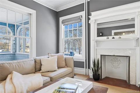 $3,450,000 | 10 Circle Avenue, Larchmont, NY 10538