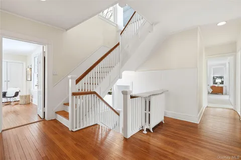 $3,450,000 | 10 Circle Avenue, Larchmont, NY 10538