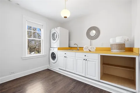 $3,450,000 | 10 Circle Avenue, Larchmont, NY 10538