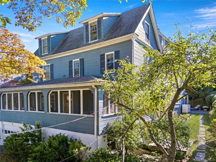 $3,450,000 | 10 Circle Avenue, Larchmont, NY 10538