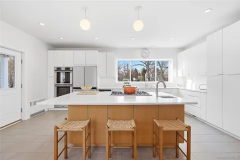 $3,450,000 | 10 Circle Avenue, Larchmont, NY 10538