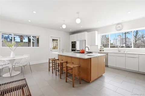 $3,450,000 | 10 Circle Avenue, Larchmont, NY 10538