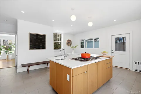 $3,450,000 | 10 Circle Avenue, Larchmont, NY 10538