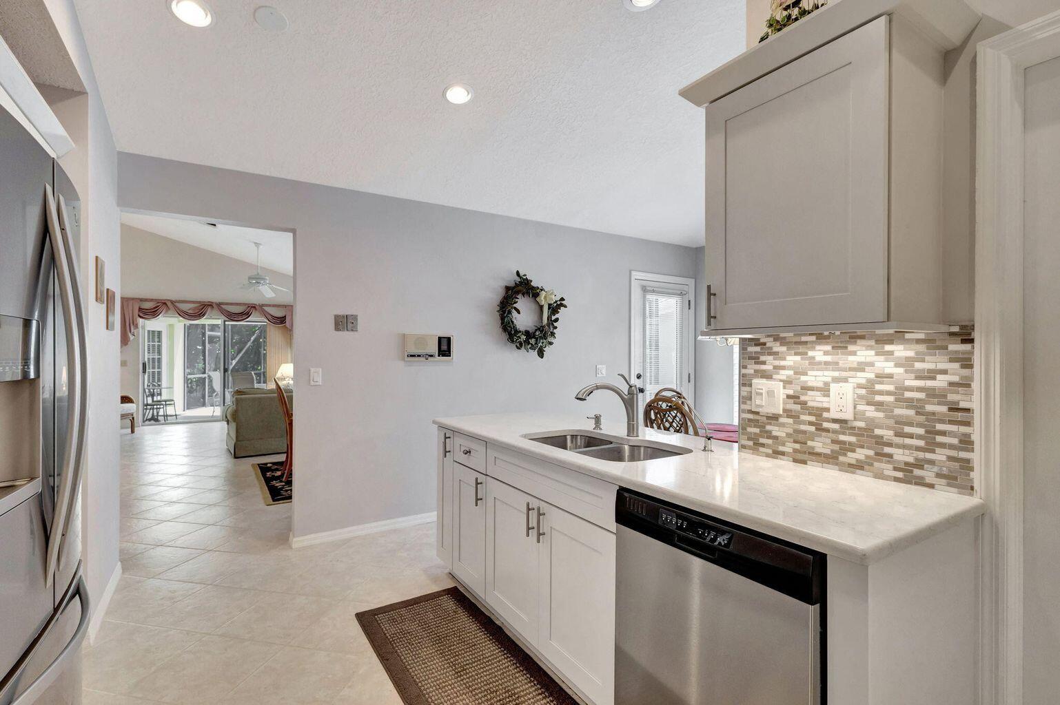 16550 Riverwind Drive Jupiter, FL 33477 - Photo 16 of 39 20250501131401580869000000-o