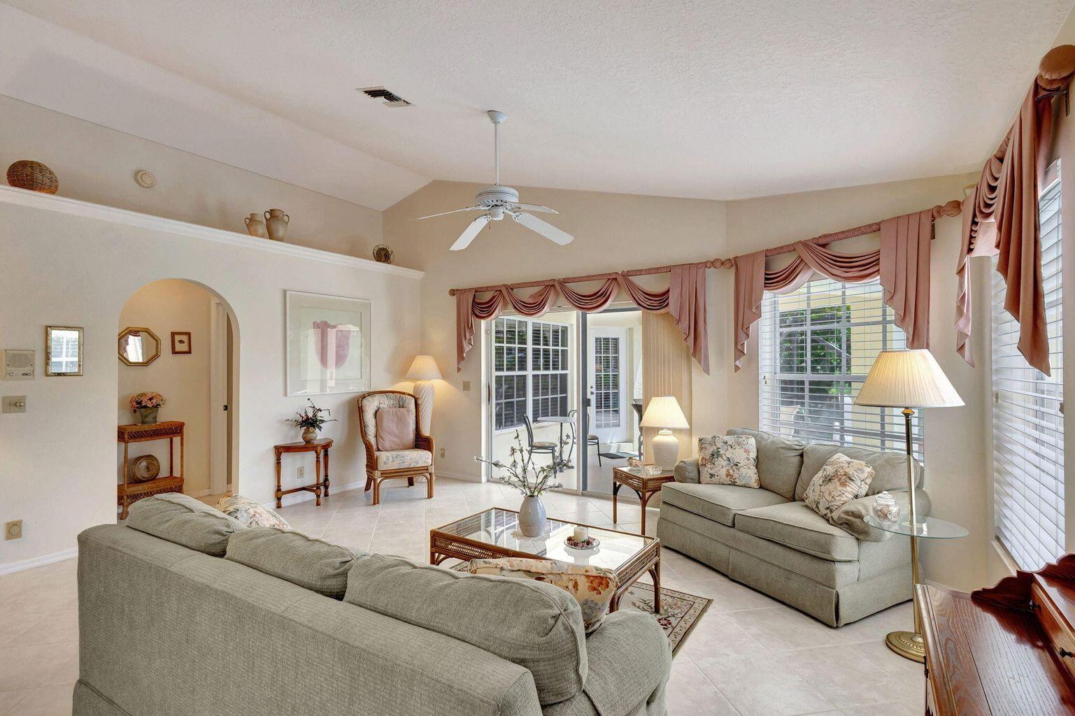 16550 Riverwind Drive Jupiter, FL 33477 - Photo 8 of 39 20250501131357035243000000-o (1)