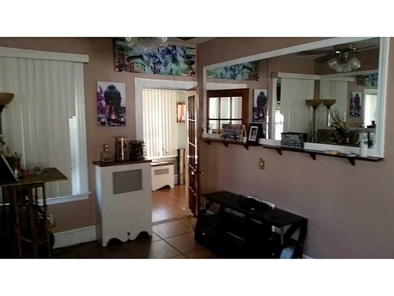 558 Power Road Pawtucket, RI 02860 - Photo 16 of 22 Den/Family/Great Room.