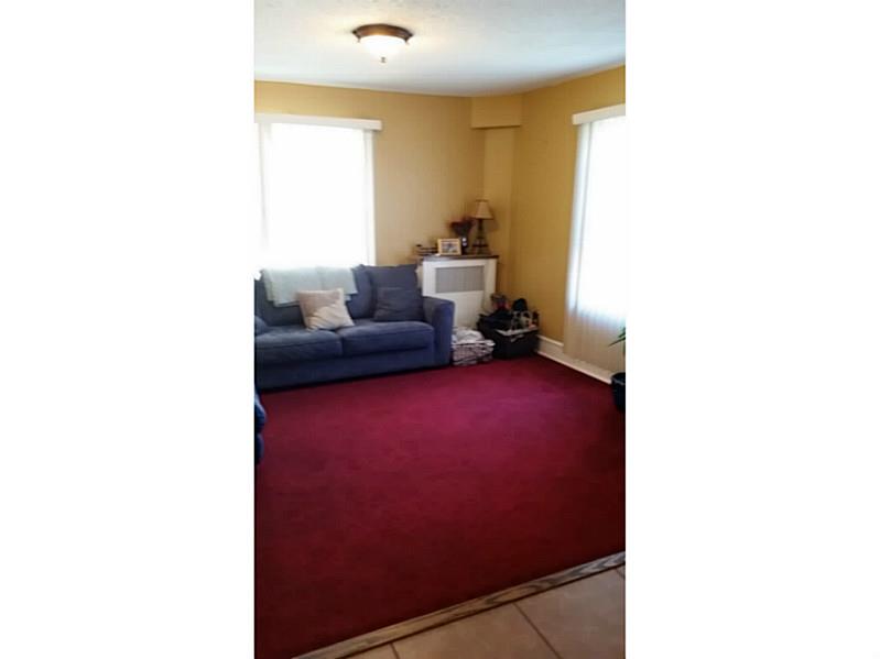 558 Power Road Pawtucket, RI 02860 - Photo 8 of 22 Living Room.