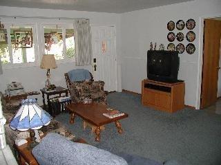 535 Los Alamos Road Santa Rosa, CA 95409 - Photo 2 of 8 a living room with furniture and wooden floor