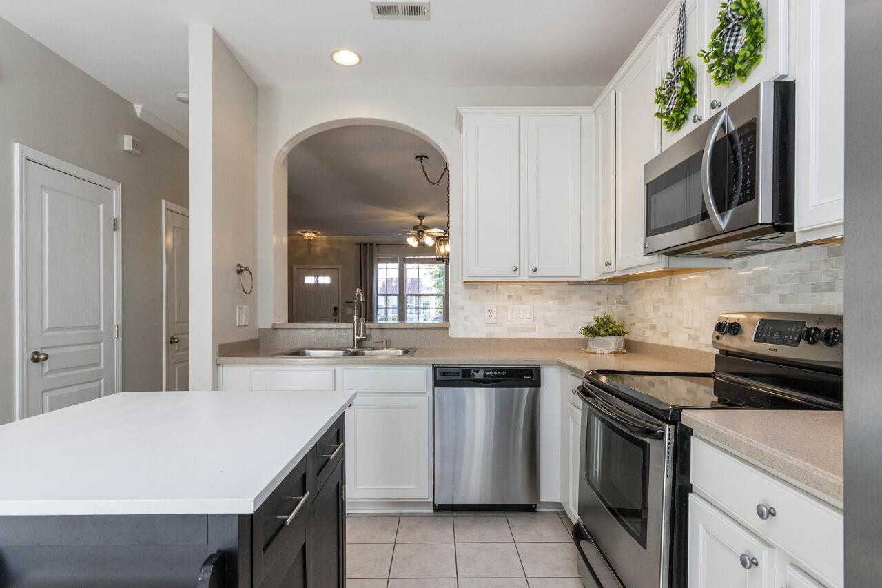 7863 Spungold Street Raleigh, NC 27617 - Photo 9 of 34 Kitchen