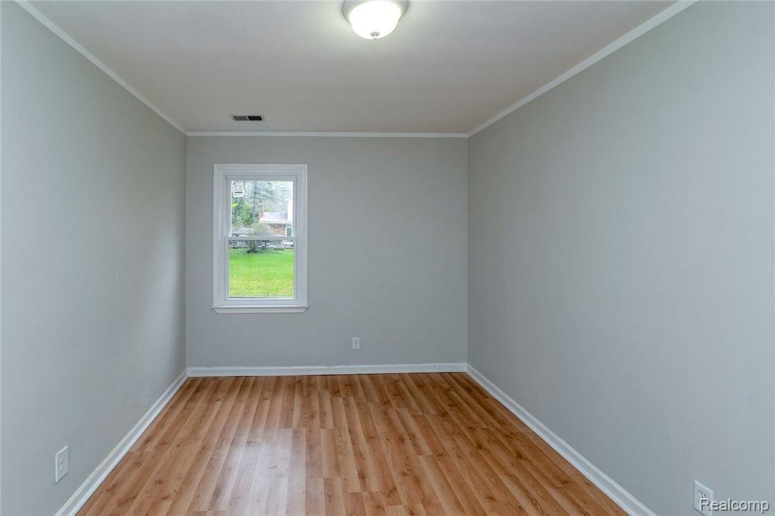 17360 Merriman Road Livonia, MI 48152 - Photo 27 of 41 MERRIMAN (35).jpg