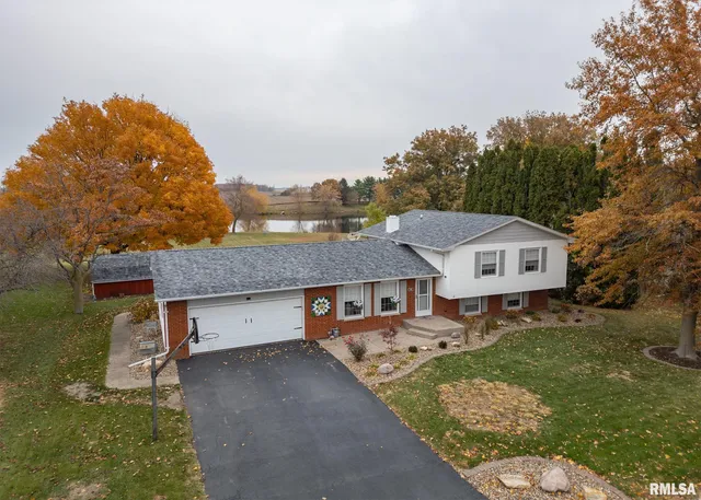 $269,900 | 592 Lake Drive, Woodhull, IL 61490