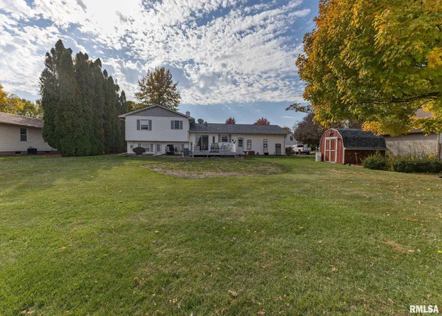 $269,900 | 592 Lake Drive, Woodhull, IL 61490