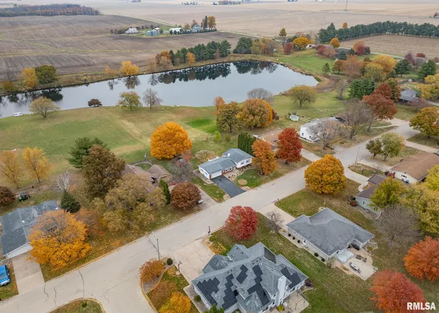 $269,900 | 592 Lake Drive, Woodhull, IL 61490