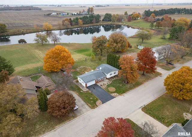 $269,900 | 592 Lake Drive, Woodhull, IL 61490