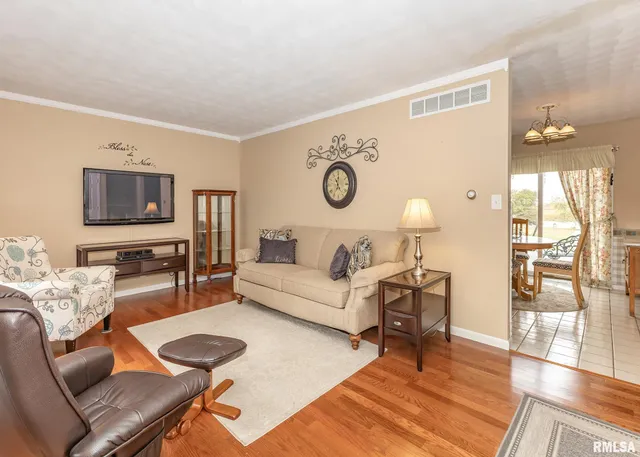 $269,900 | 592 Lake Drive, Woodhull, IL 61490