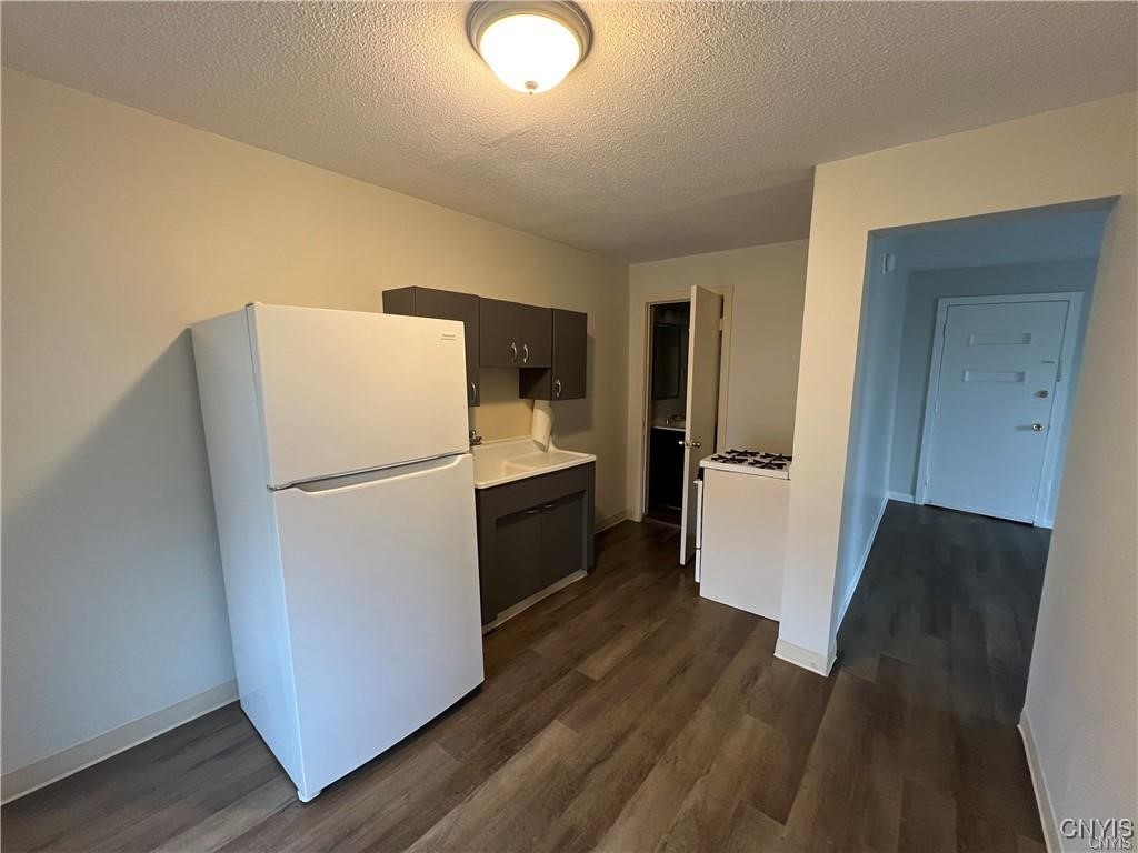 1114 Spring Street Syracuse, NY 13208 - Photo 6 of 9