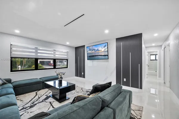 $1,049,000 | 14760 South Spur Drive, Miami, FL 33161