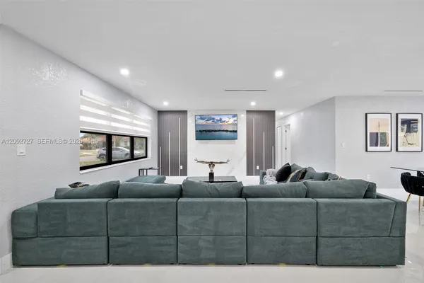 $1,049,000 | 14760 South Spur Drive, Miami, FL 33161
