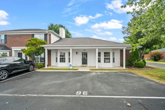 $299,900 | 2121 Highway 12 North, Unit 96, Ashland City, TN 37015