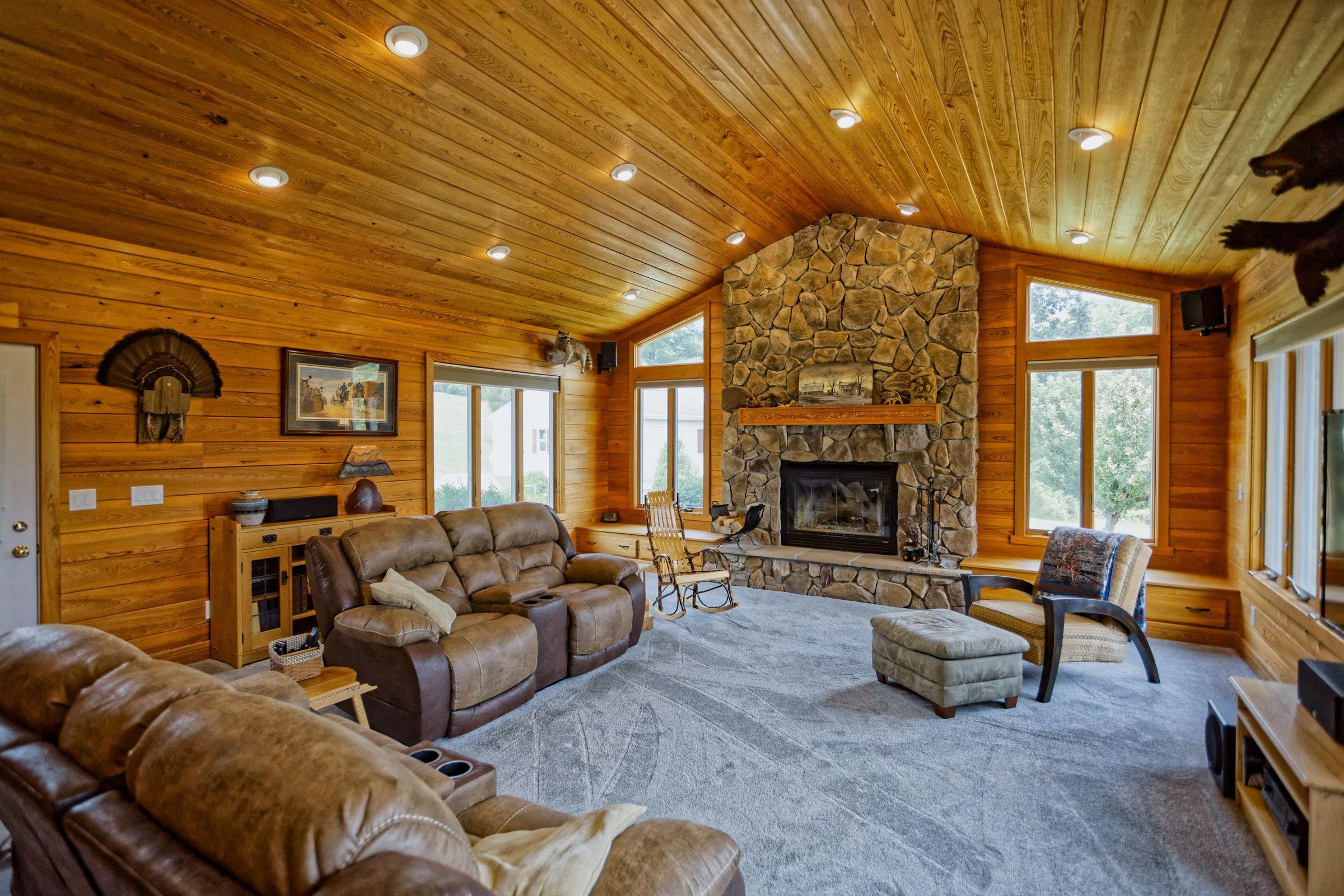 435 Eastview Lane Raphine, VA 24472 - Photo 4 of 50 5