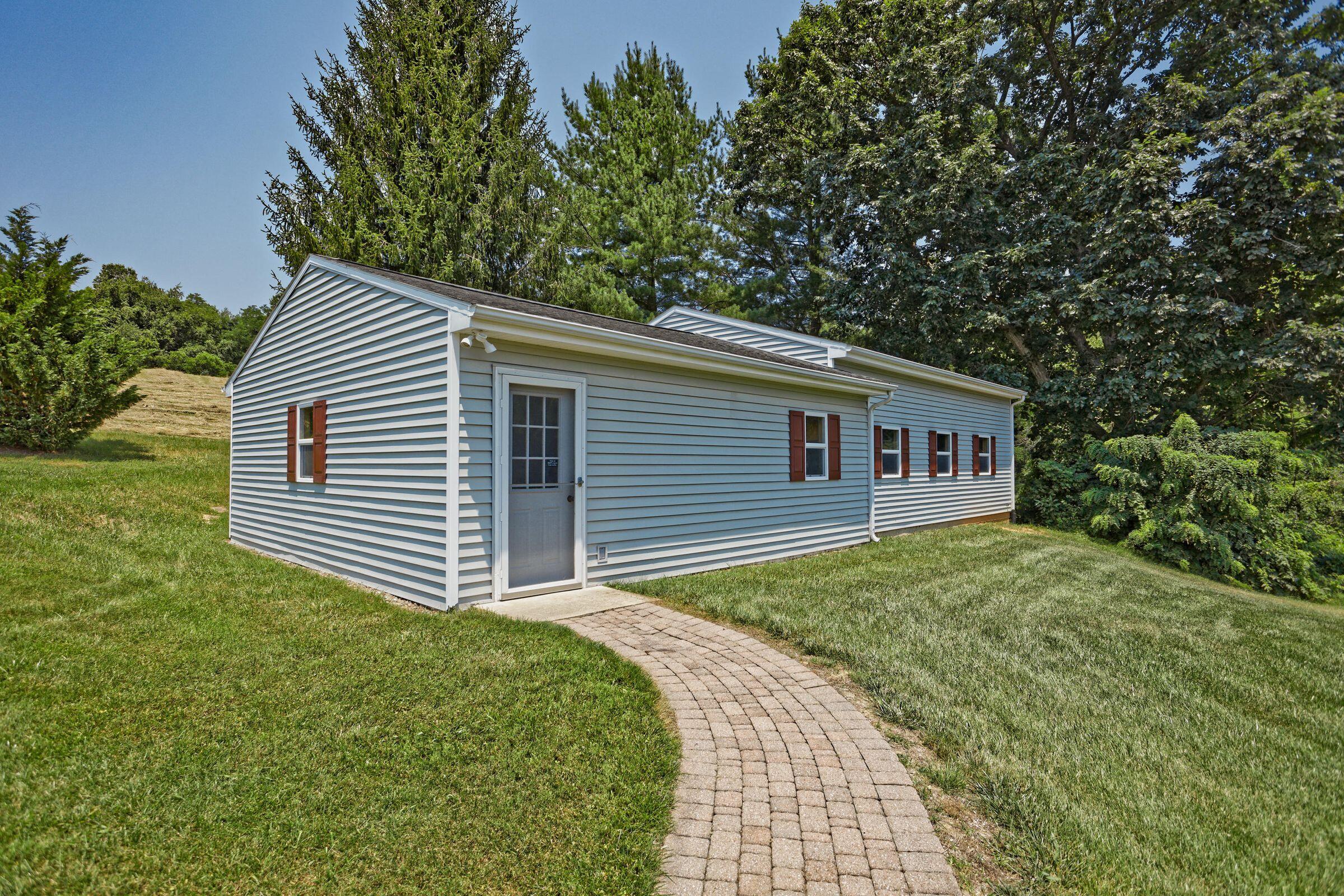 435 Eastview Lane Raphine, VA 24472 - Photo 41 of 50 42