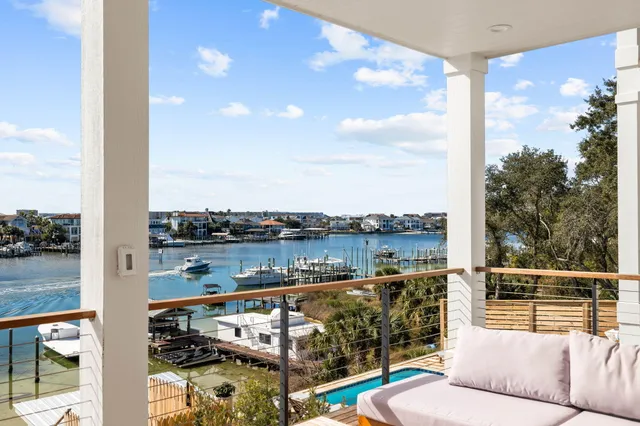 $4,650,000 | 714 Harbor Boulevard, Destin, FL 32541