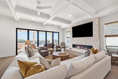 $4,650,000 | 714 Harbor Boulevard, Destin, FL 32541