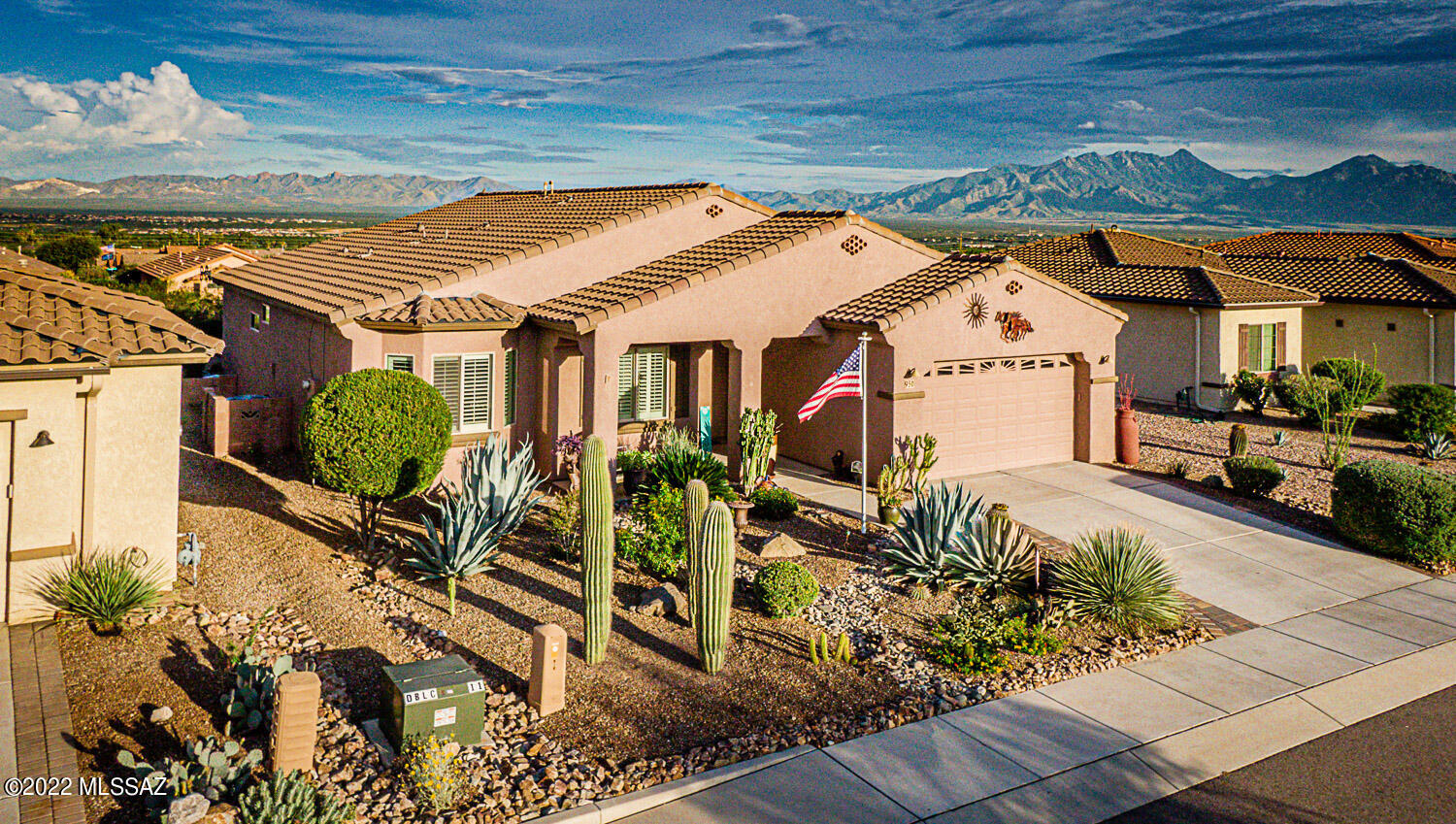 950 Observation Trail Green Valley, AZ 85614 - Photo 1 of 48