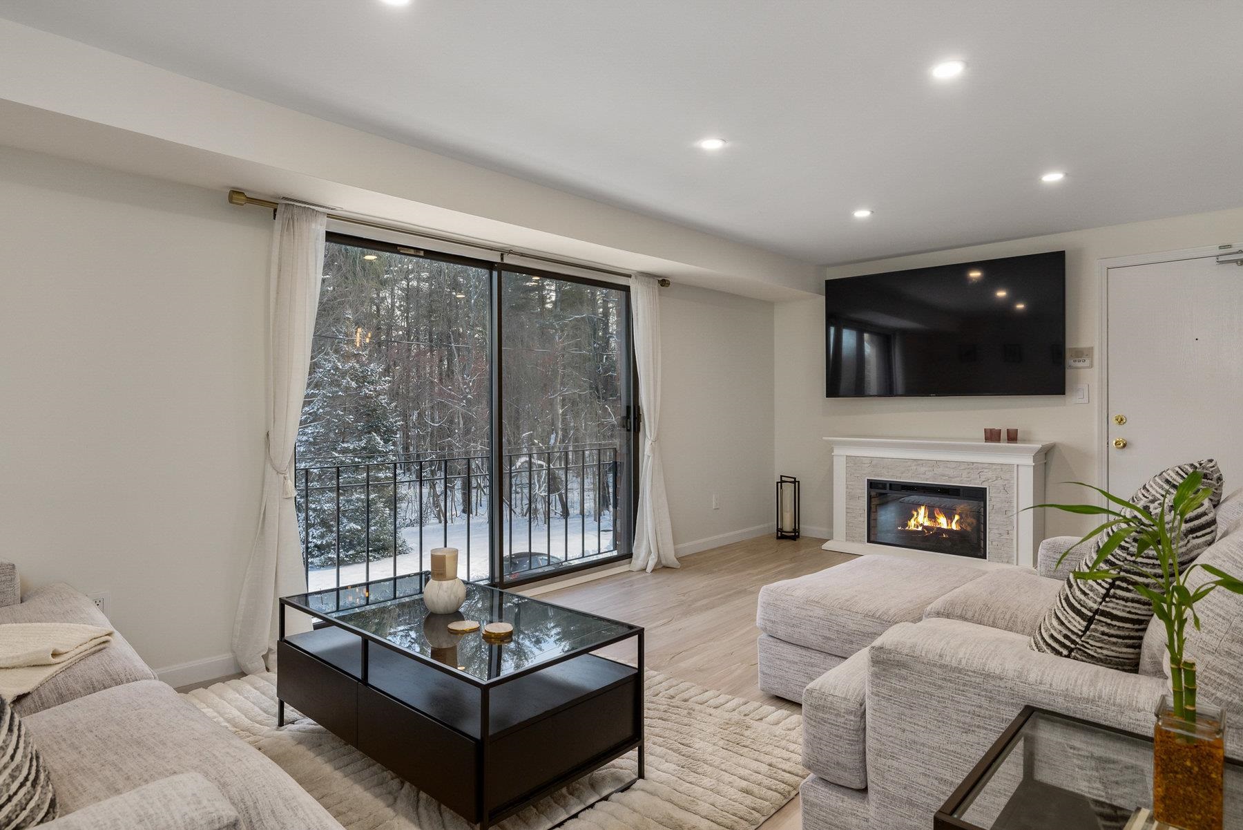 4 Brookside Drive, Unit 10 Exeter, NH 03833 - Photo 1 of 25