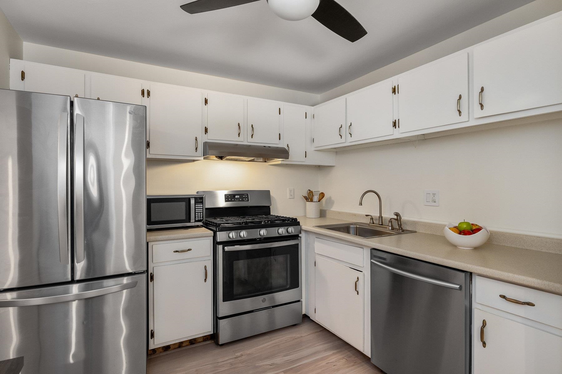 4 Brookside Drive, Unit 10 Exeter, NH 03833 - Photo 11 of 25