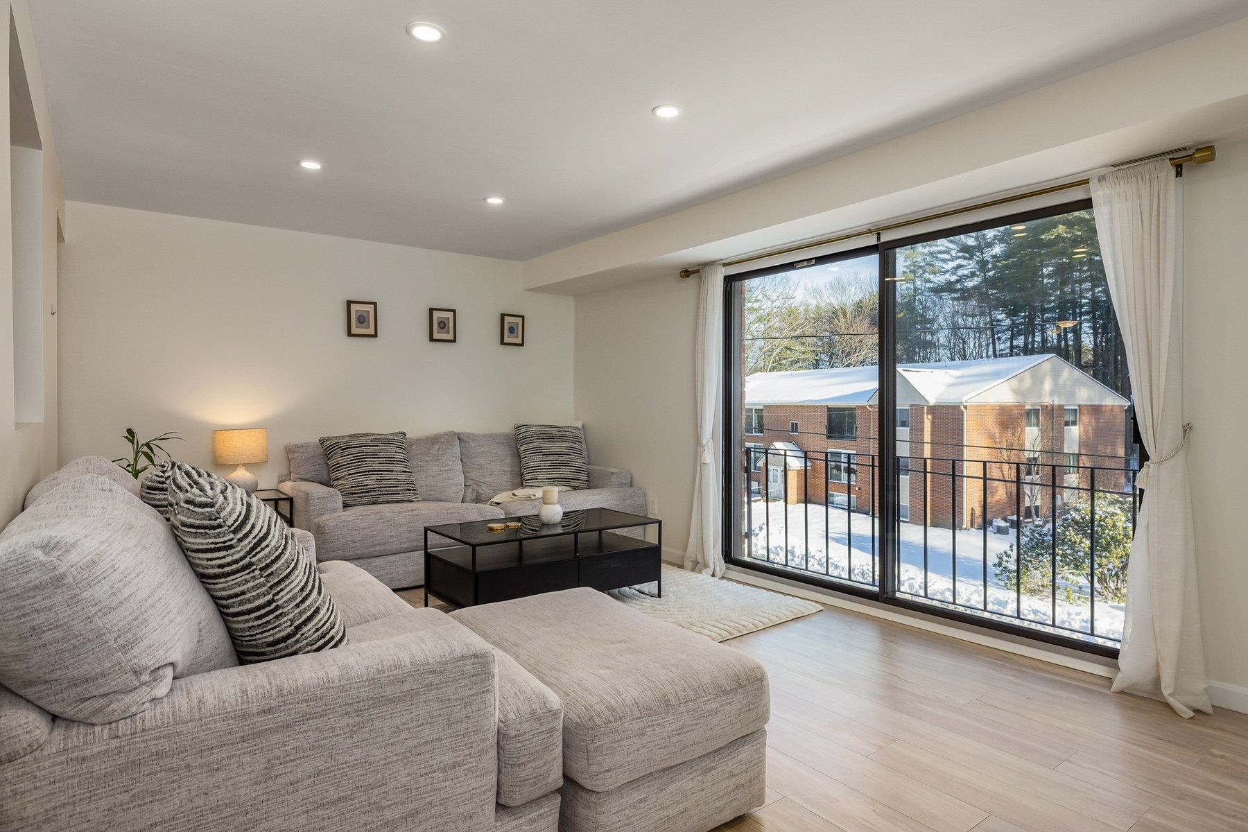 4 Brookside Drive, Unit 10 Exeter, NH 03833 - Photo 2 of 25